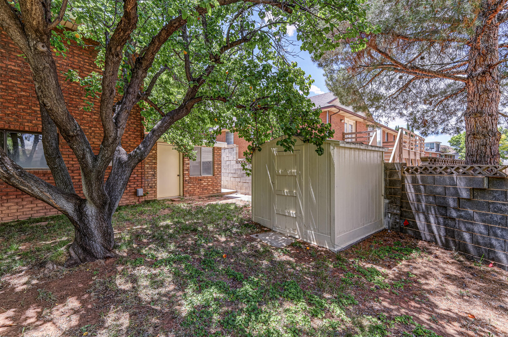 BLOOMINGTON HILLS - Residential