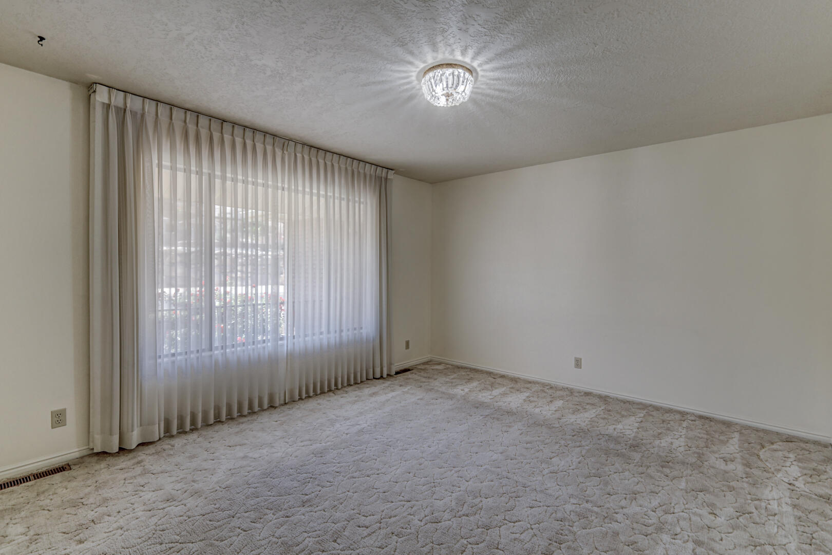 BLOOMINGTON HILLS - Residential