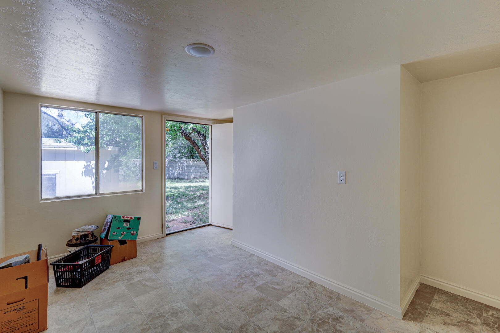 BLOOMINGTON HILLS - Residential