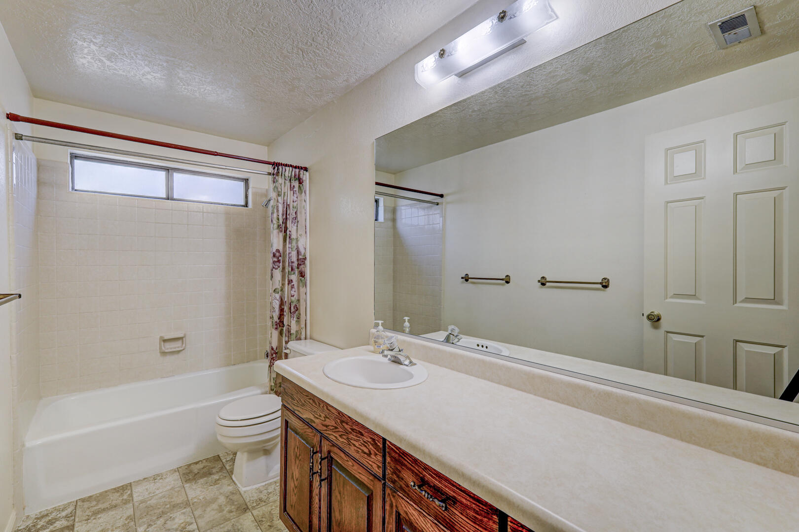 BLOOMINGTON HILLS - Residential