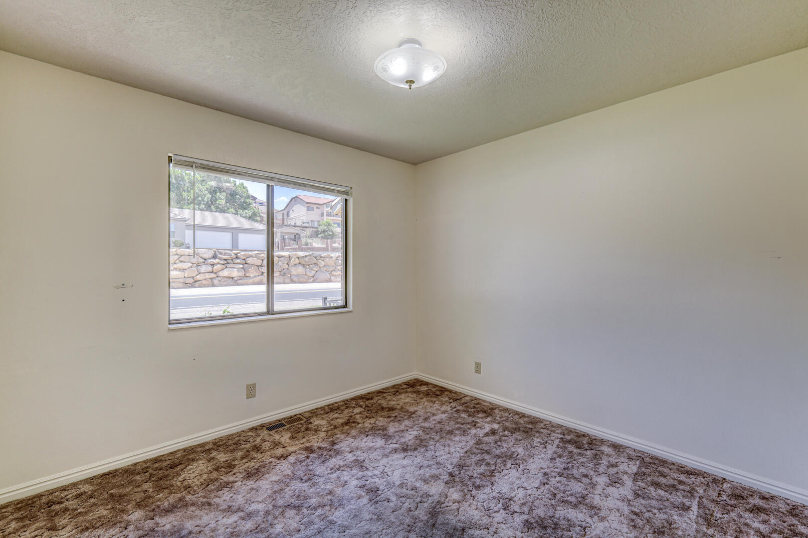 BLOOMINGTON HILLS - Residential