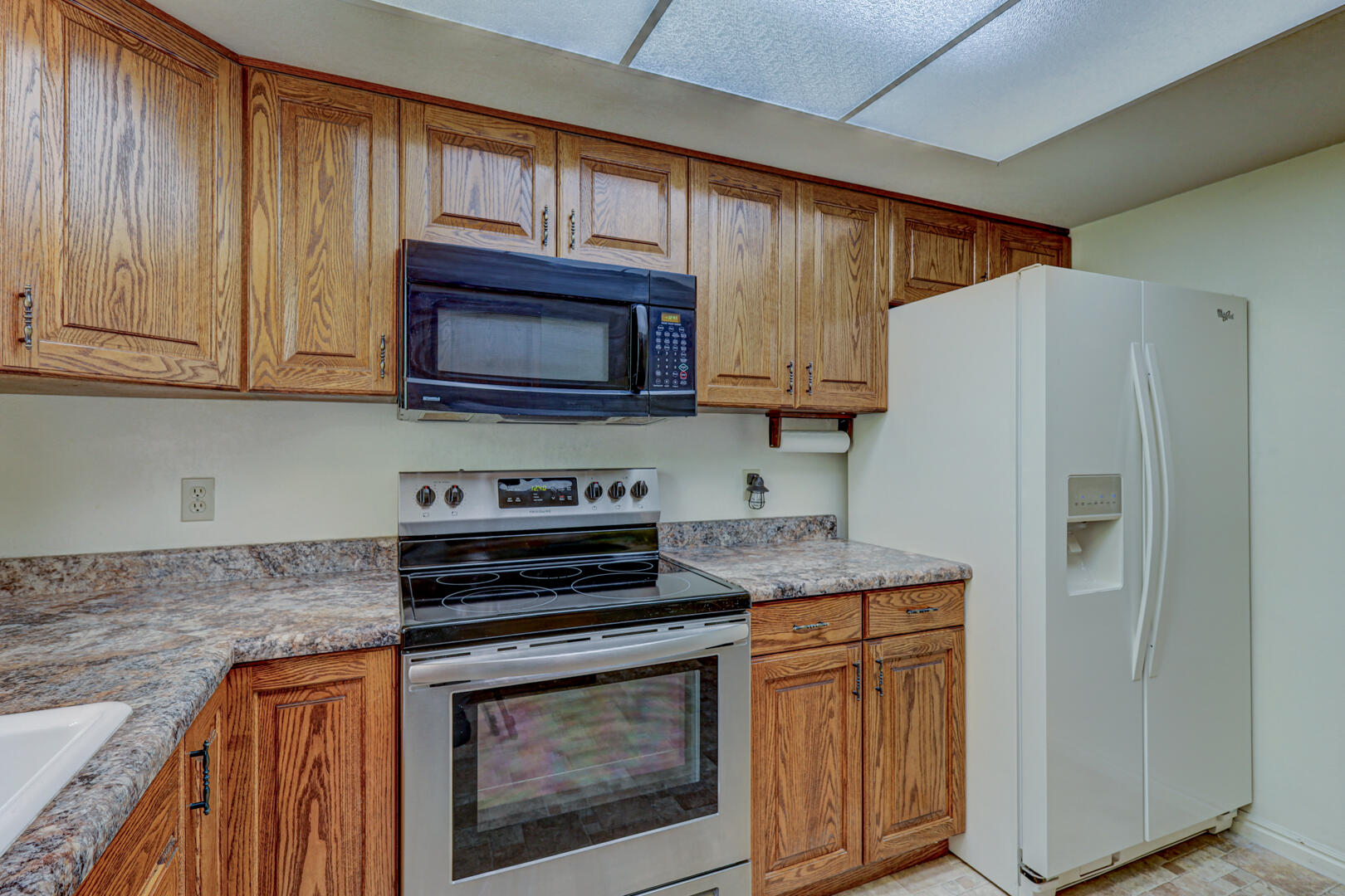 BLOOMINGTON HILLS - Residential