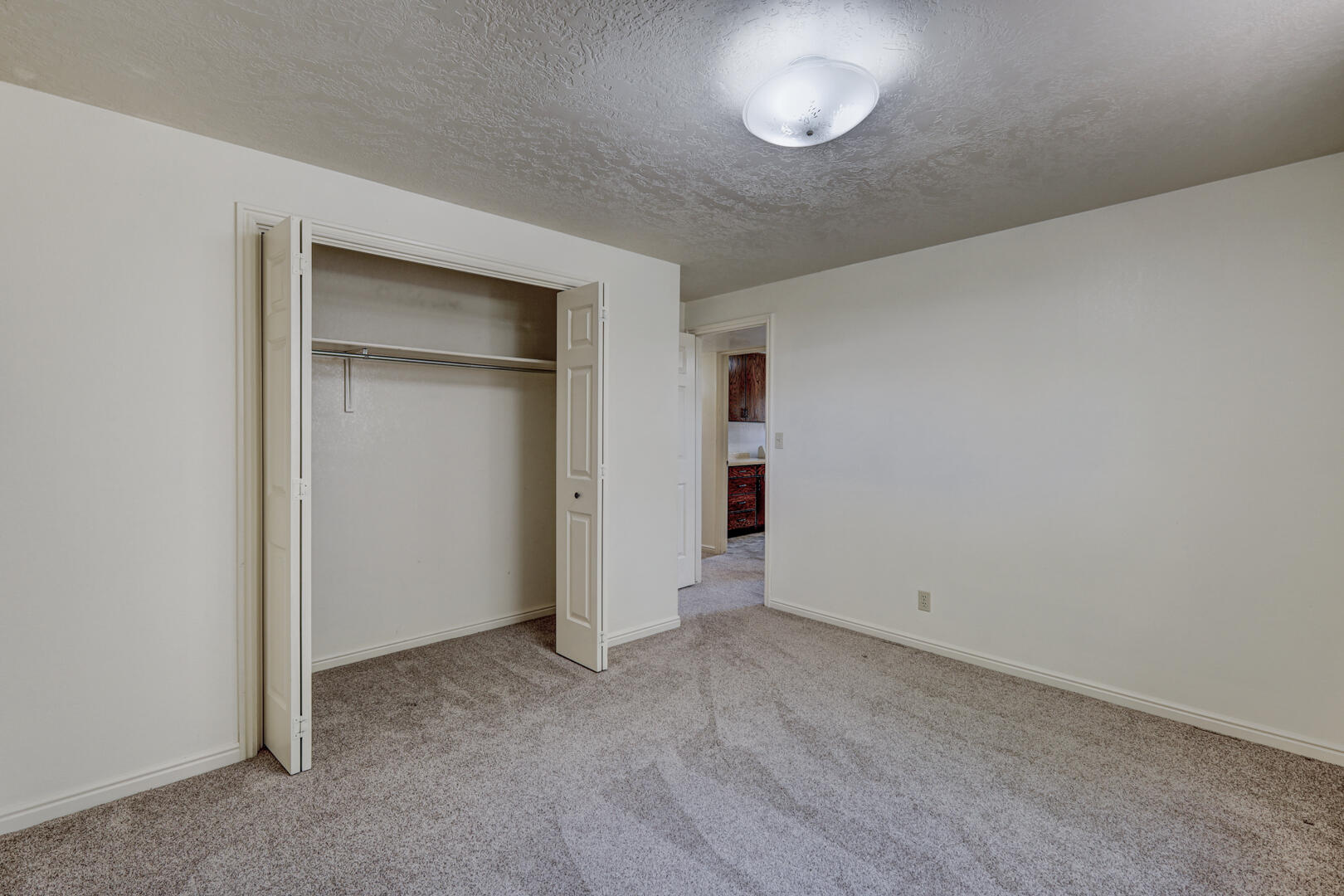 BLOOMINGTON HILLS - Residential