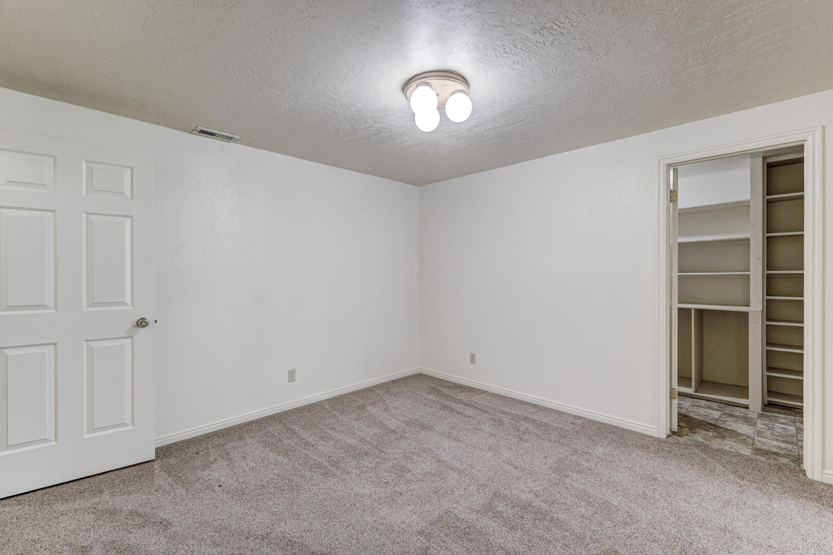 BLOOMINGTON HILLS - Residential