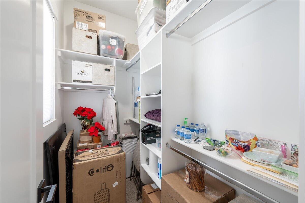 WASHINGTON VISTA - Residential