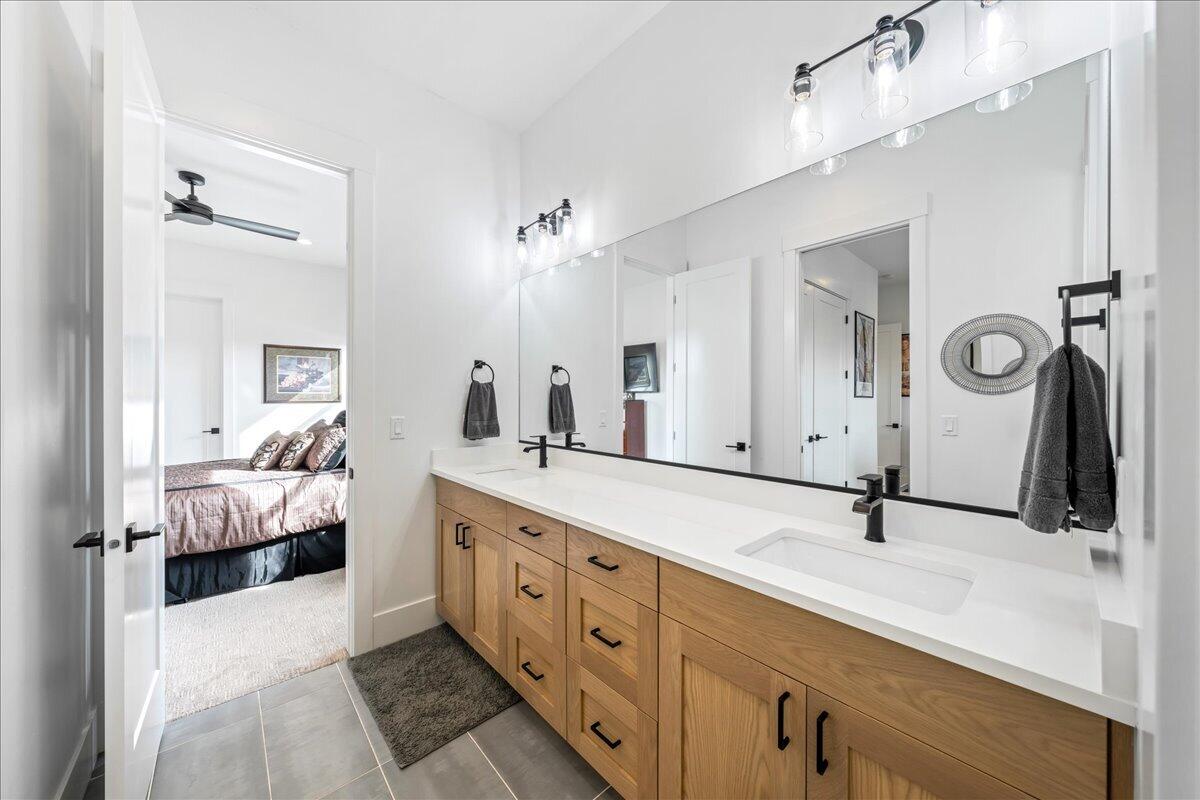 WASHINGTON VISTA - Residential