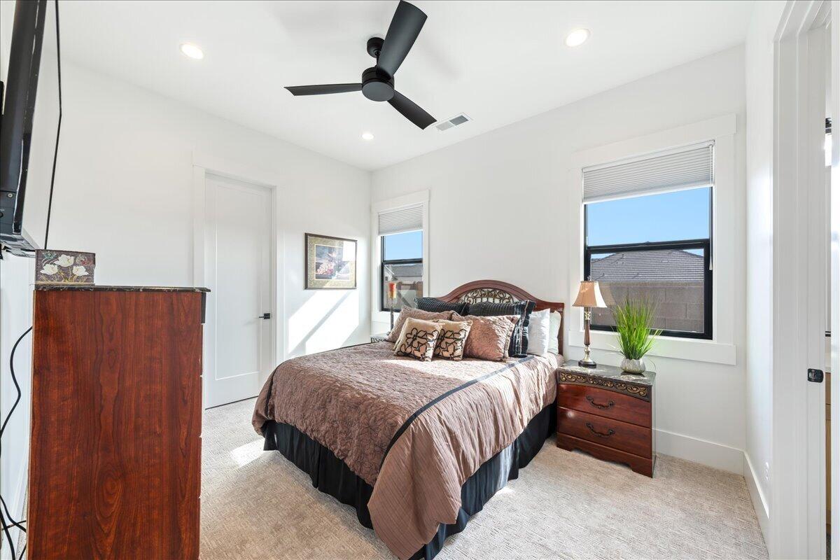 WASHINGTON VISTA - Residential