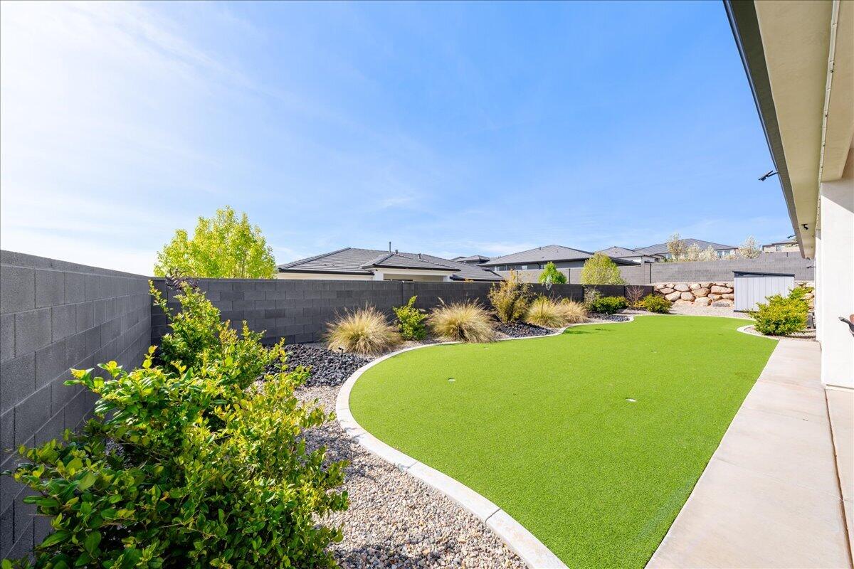 WASHINGTON VISTA - Residential