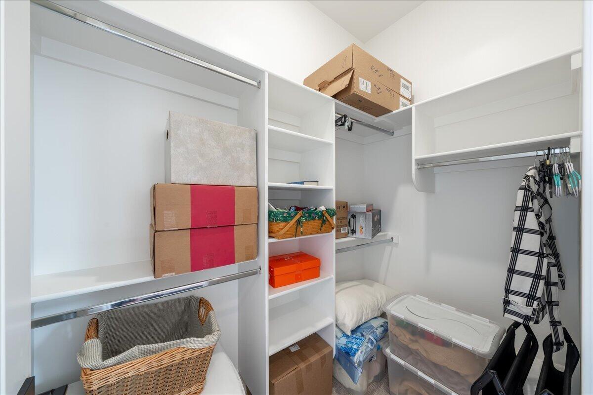 WASHINGTON VISTA - Residential