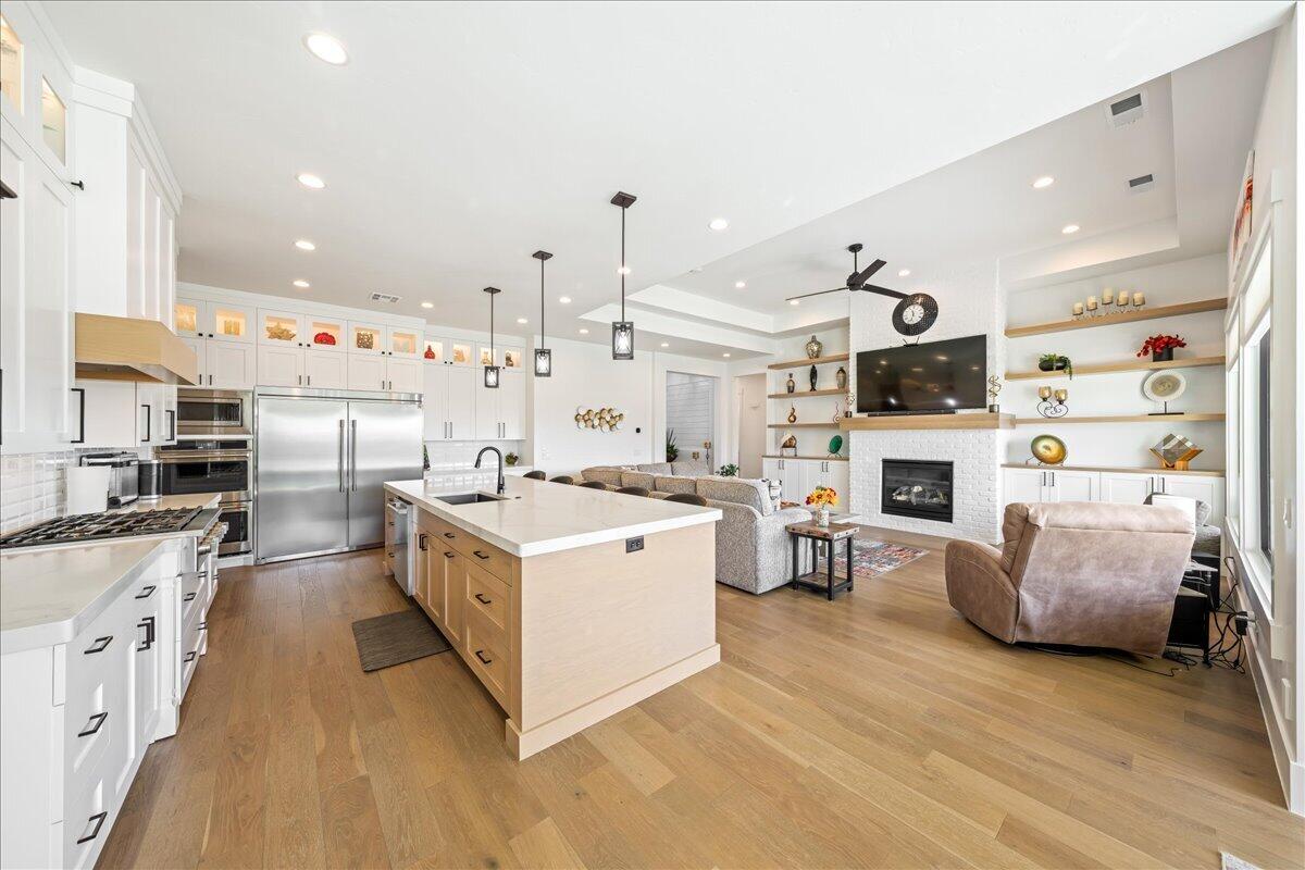 WASHINGTON VISTA - Residential