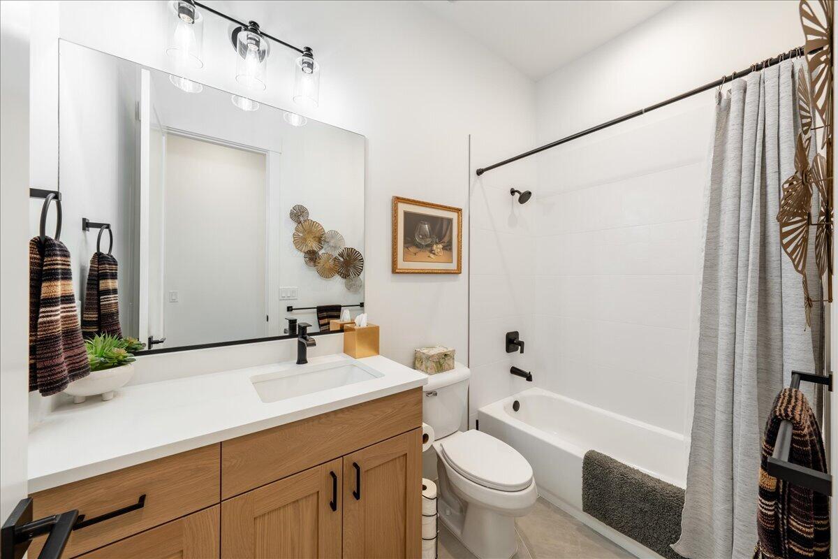 WASHINGTON VISTA - Residential