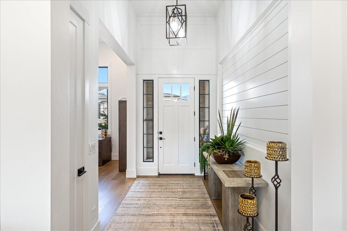 WASHINGTON VISTA - Residential