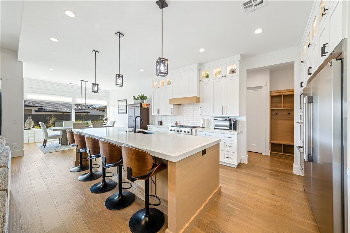 WASHINGTON VISTA - Residential