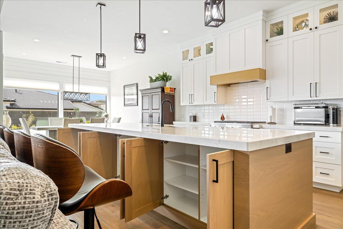 WASHINGTON VISTA - Residential