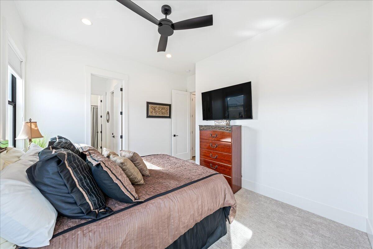 WASHINGTON VISTA - Residential