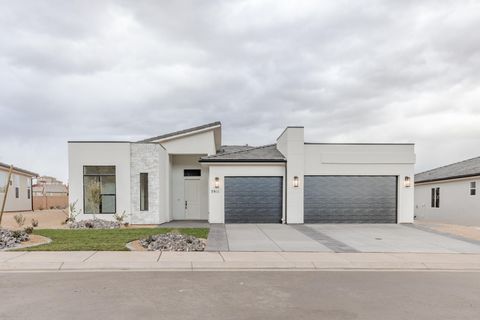 Photo of 3911 E Cerro Way, Saint George, UT 84790 (MLS # 26-271843)