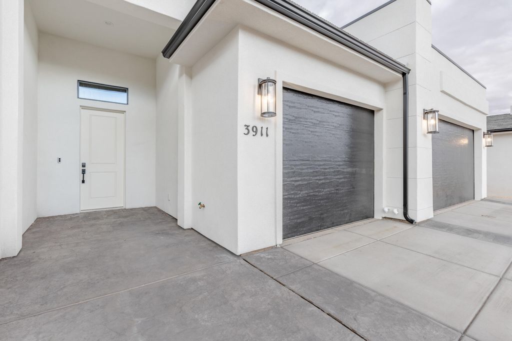 Photo of 3911 E Cerro Way, Saint George, UT 84790 (MLS # 26-271843)
