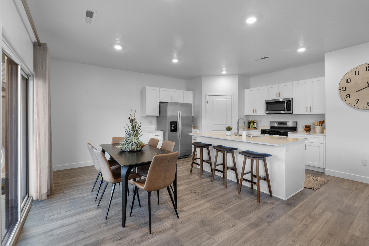 STANDING ROCK EAST AT LONG VALLEY - Residential