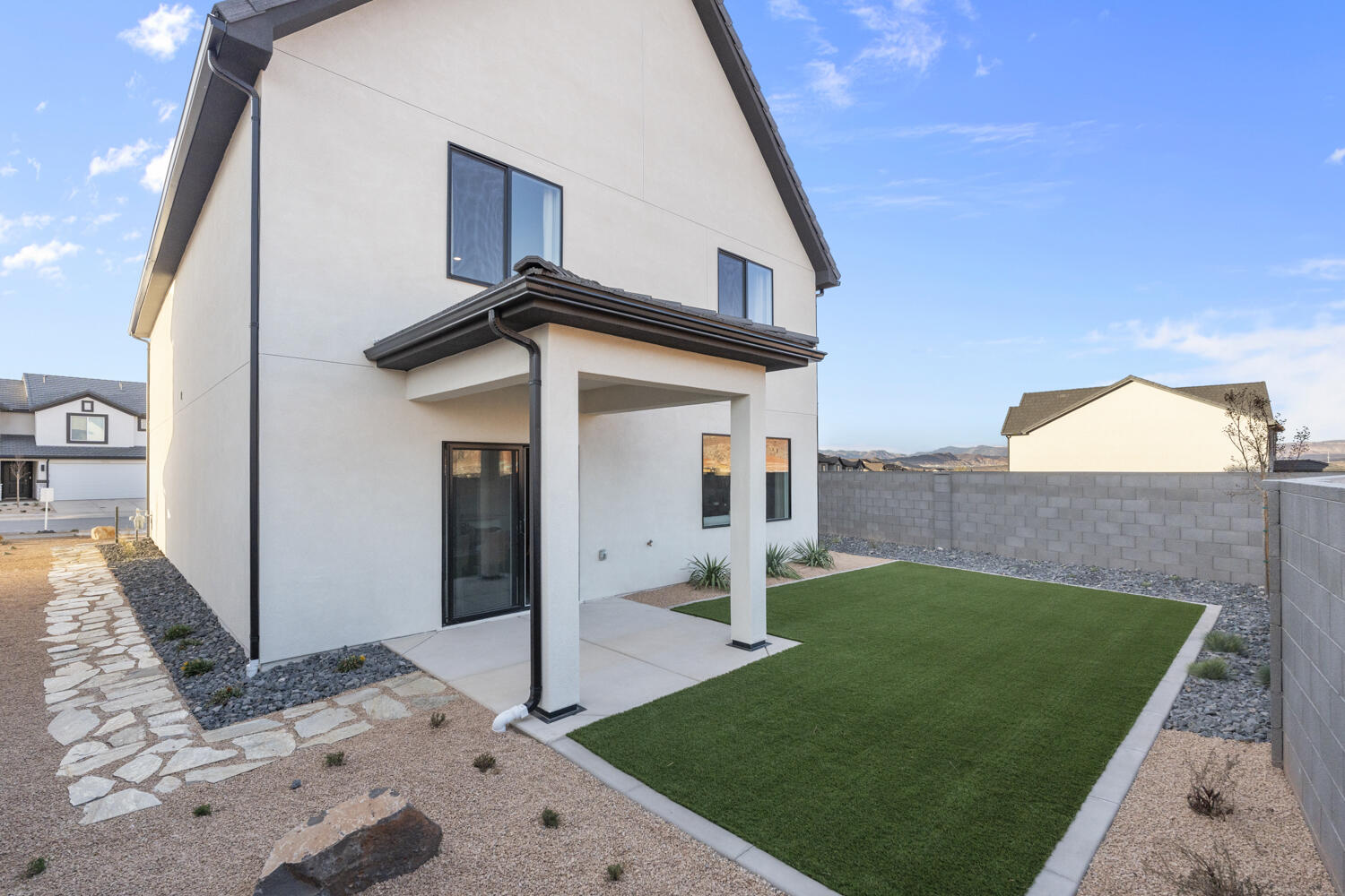 STANDING ROCK EAST AT LONG VALLEY - Residential