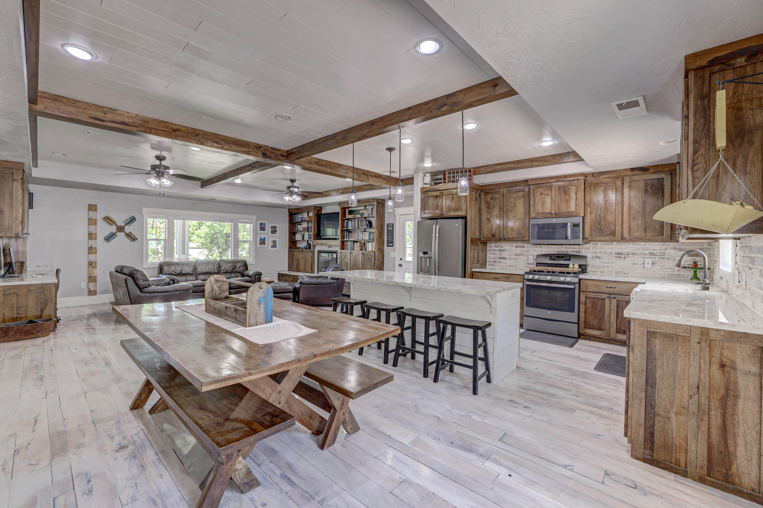 HURRICANE TOWNSITE - Residential