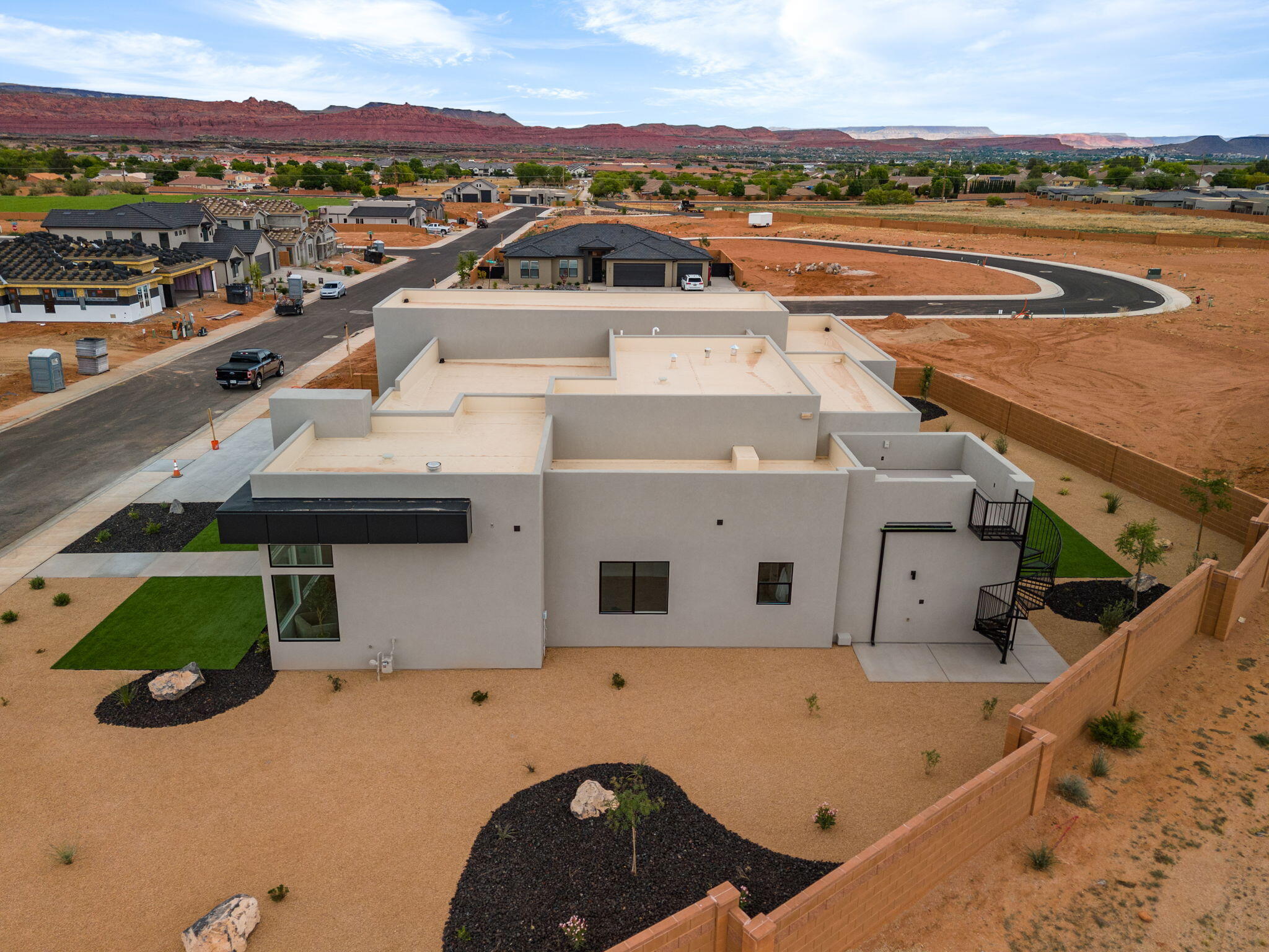 BLACK STONE - Residential