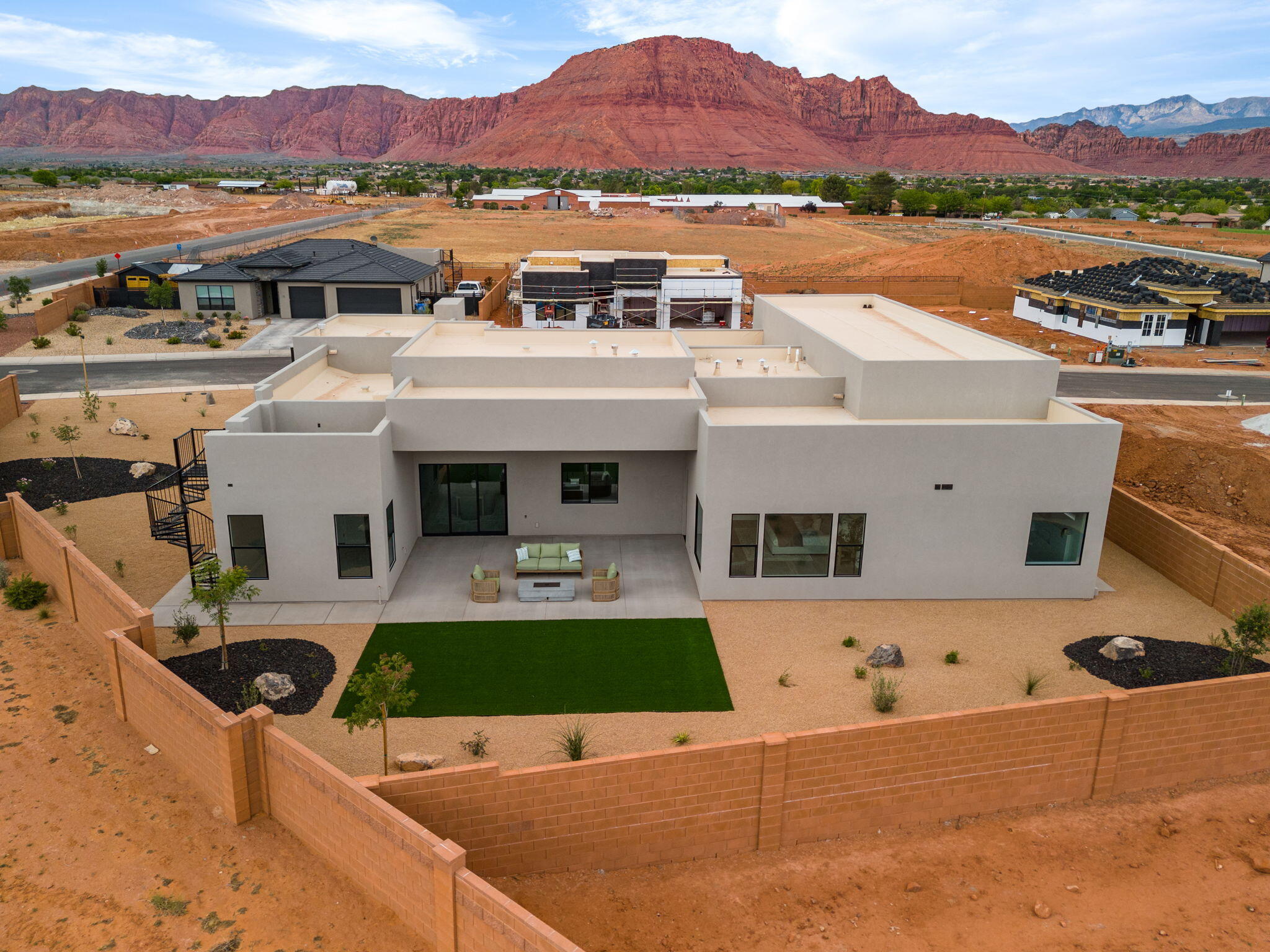 BLACK STONE - Residential