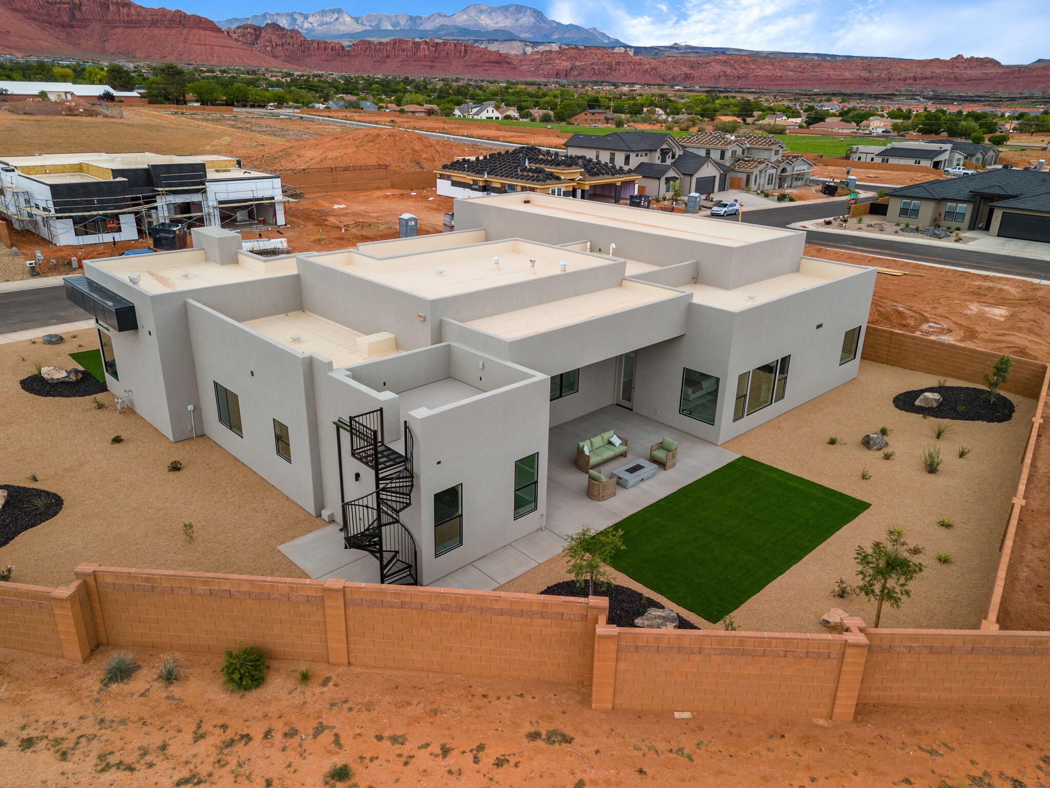 BLACK STONE - Residential