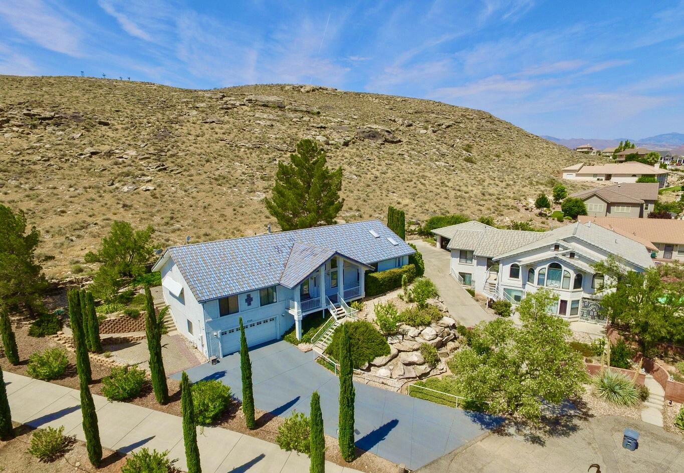 BLOOMINGTON HILLS - Residential