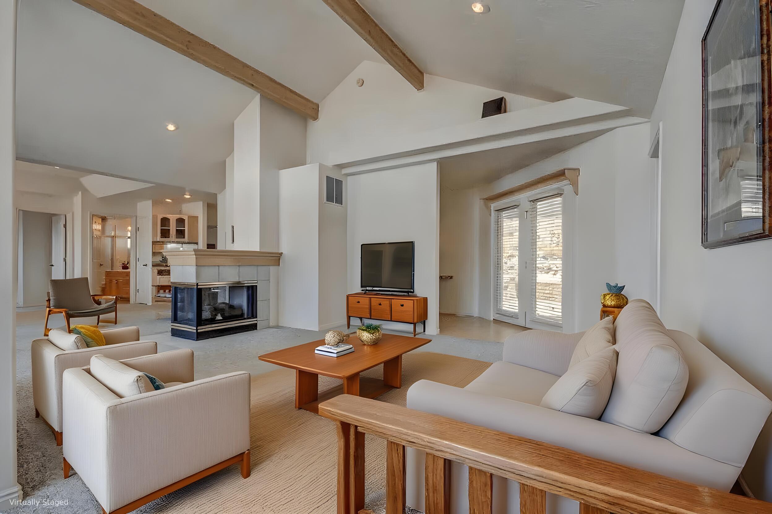 BLOOMINGTON HILLS - Residential