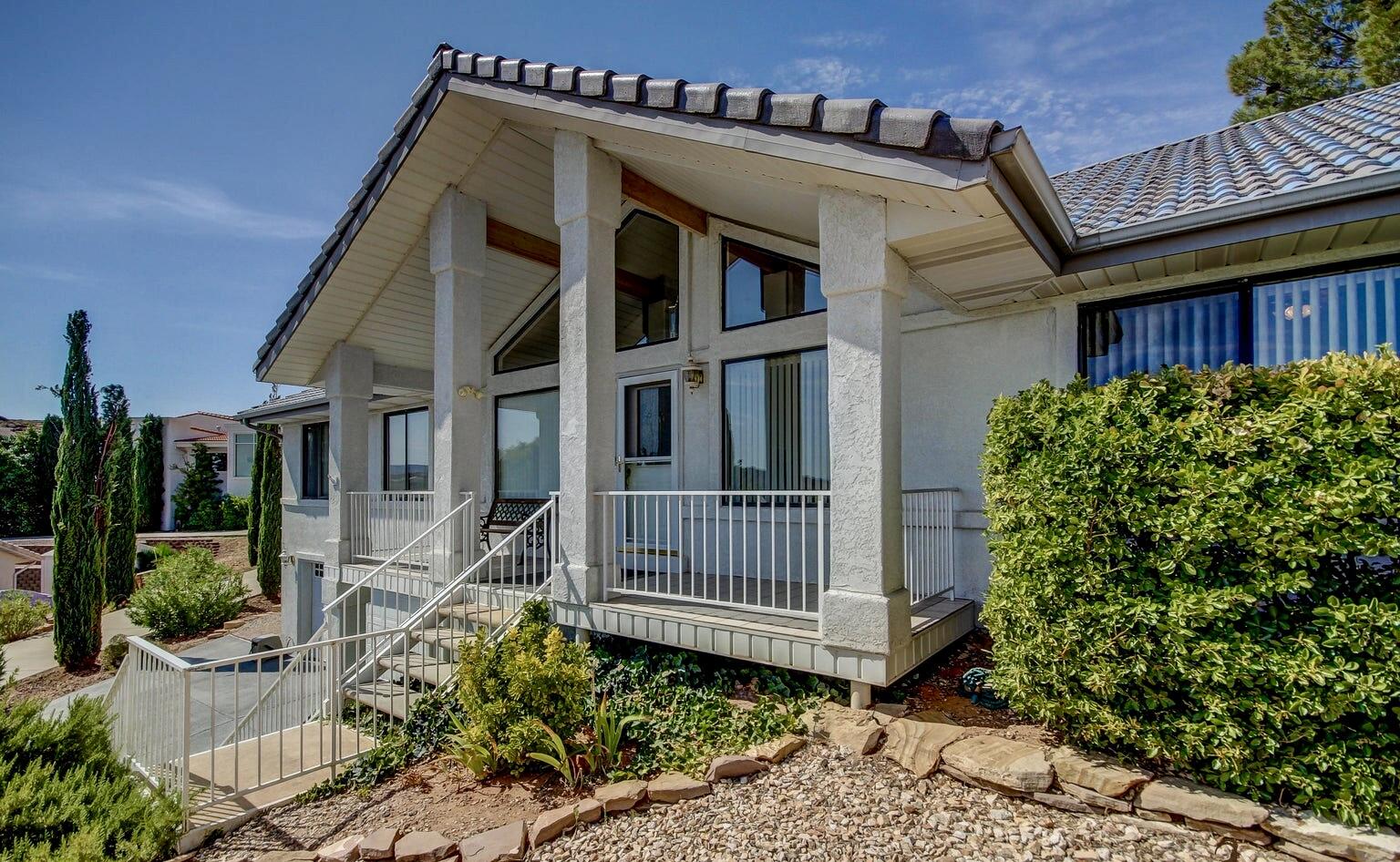 BLOOMINGTON HILLS - Residential