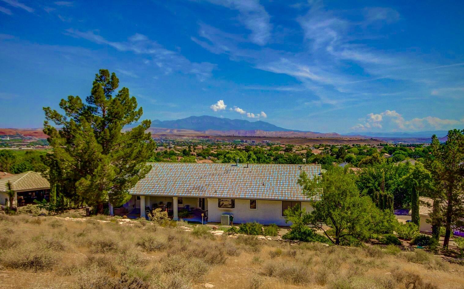 BLOOMINGTON HILLS - Residential