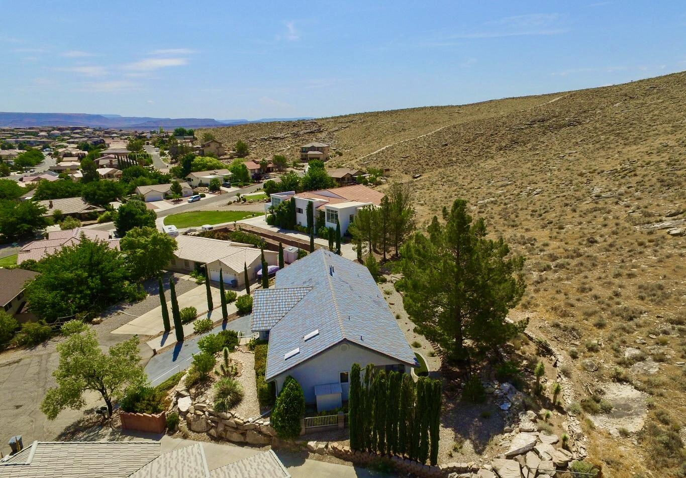 BLOOMINGTON HILLS - Residential