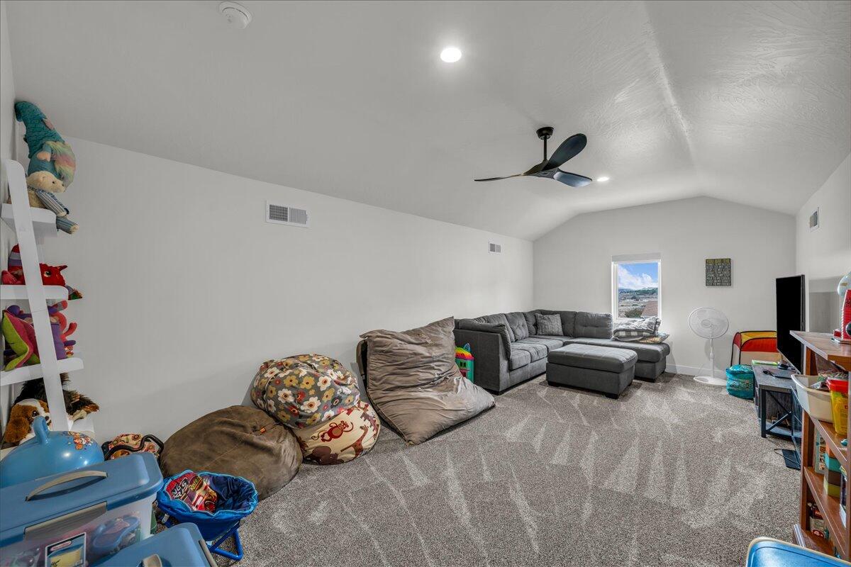 APPLE VALLEY RANCH GOOSEBERRY - Residential