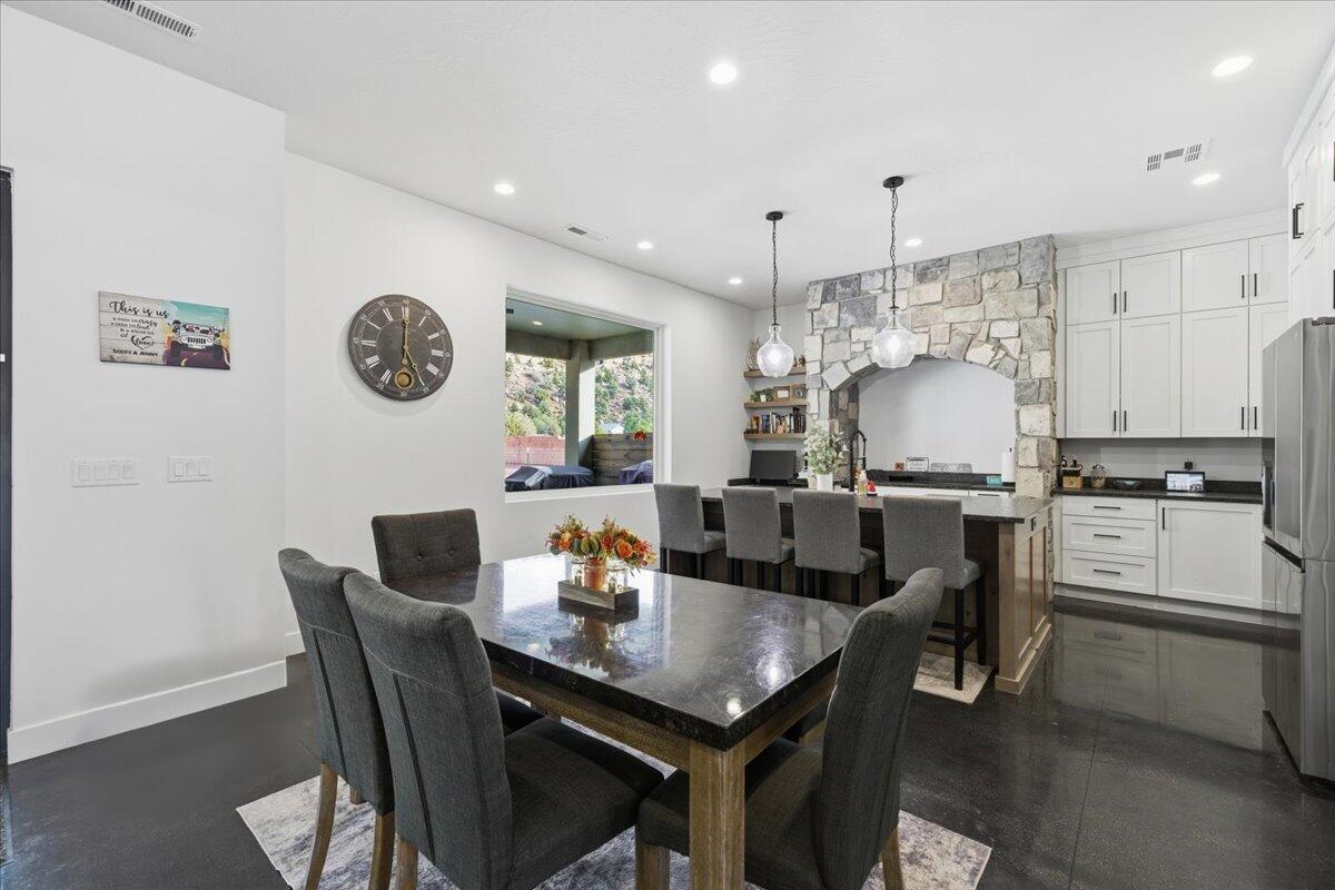 APPLE VALLEY RANCH GOOSEBERRY - Residential