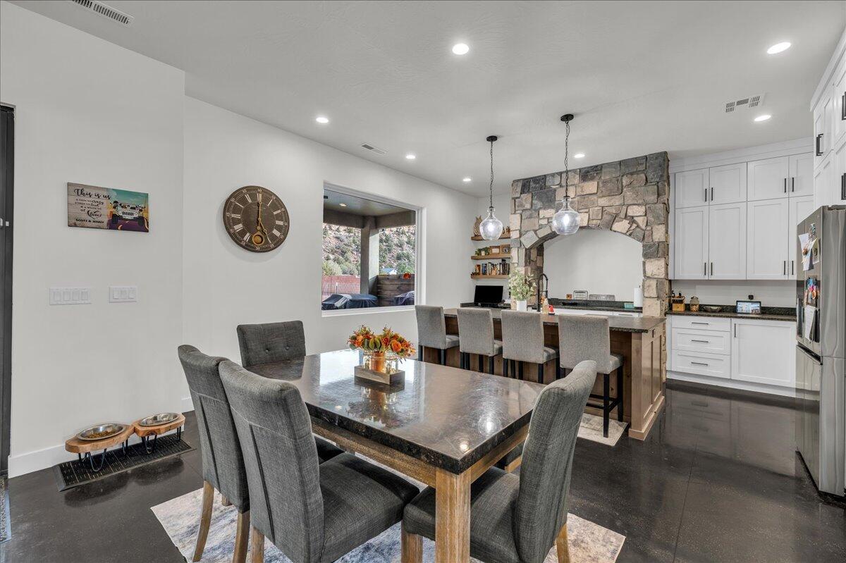 APPLE VALLEY RANCH GOOSEBERRY - Residential