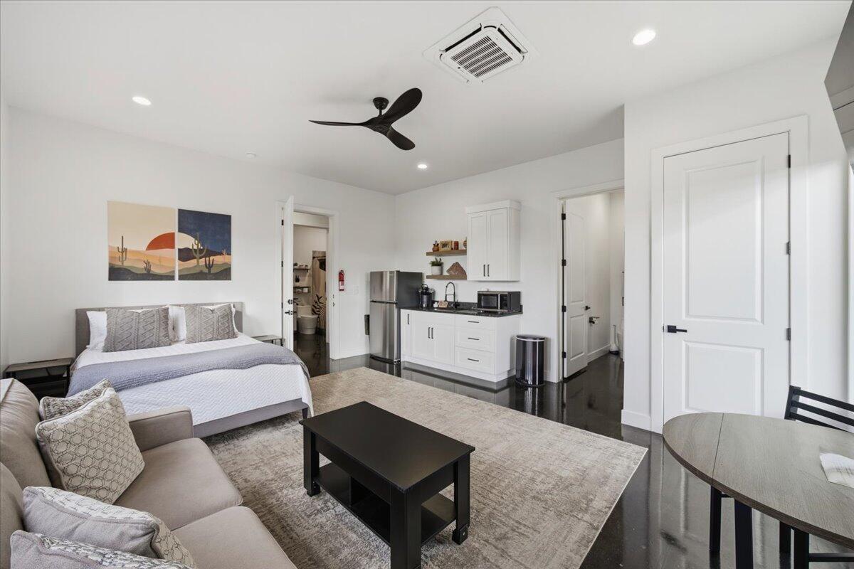 APPLE VALLEY RANCH GOOSEBERRY - Residential