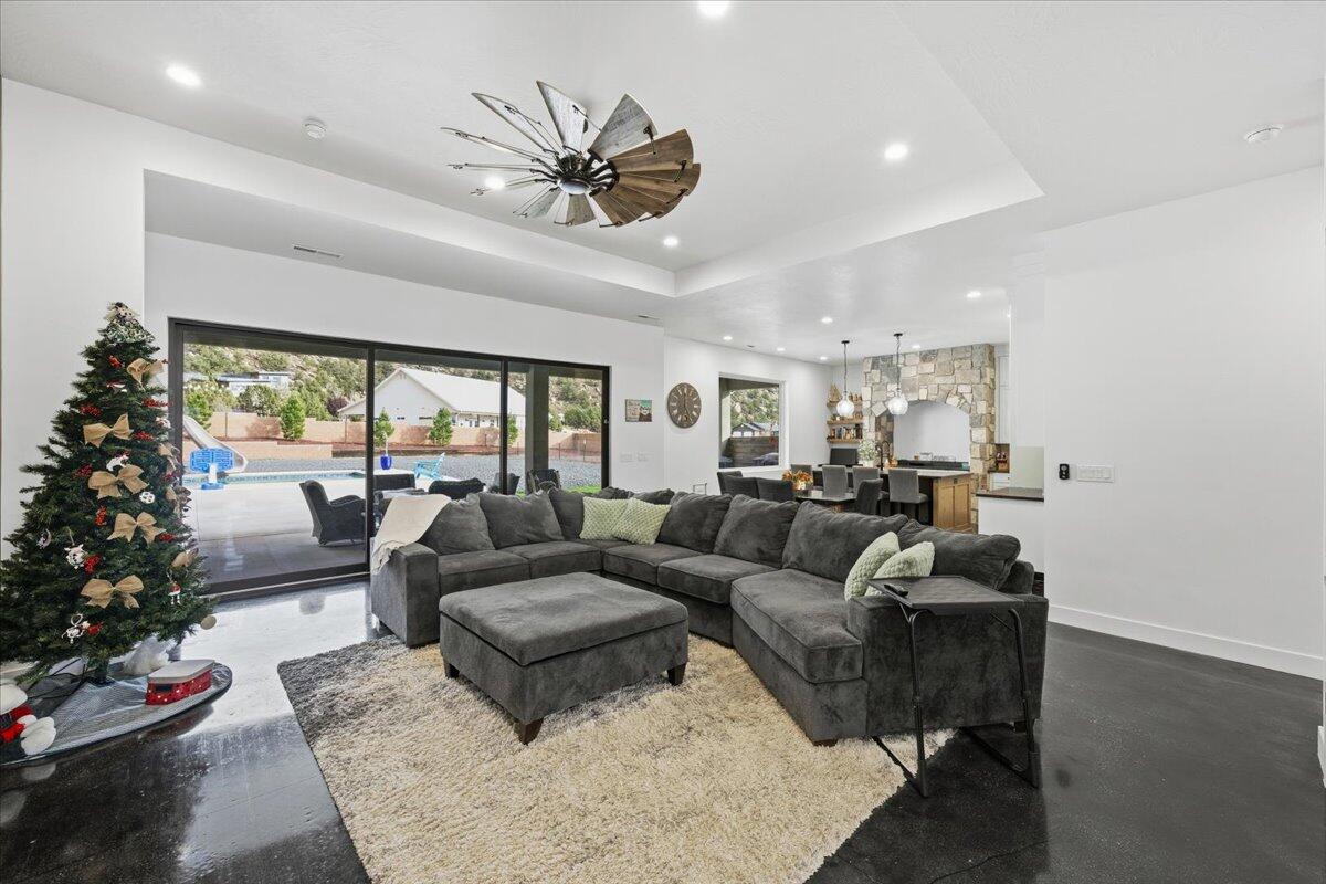 APPLE VALLEY RANCH GOOSEBERRY - Residential