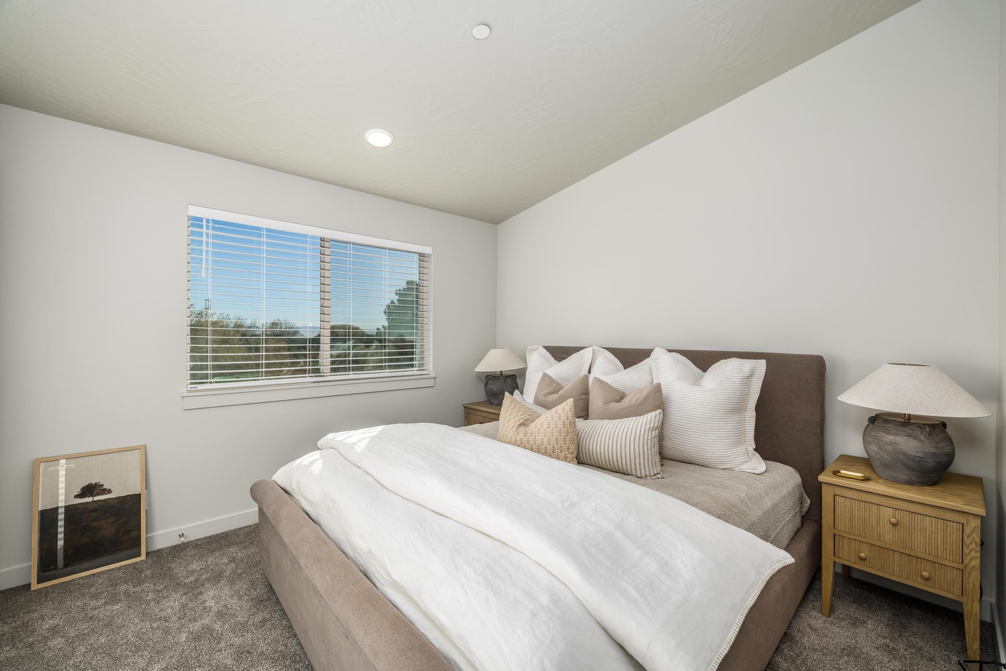 LONE ROCK CONDOS - Residential