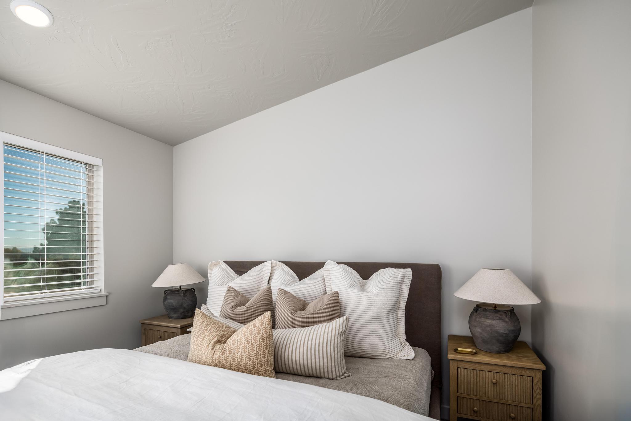 LONE ROCK CONDOS - Residential