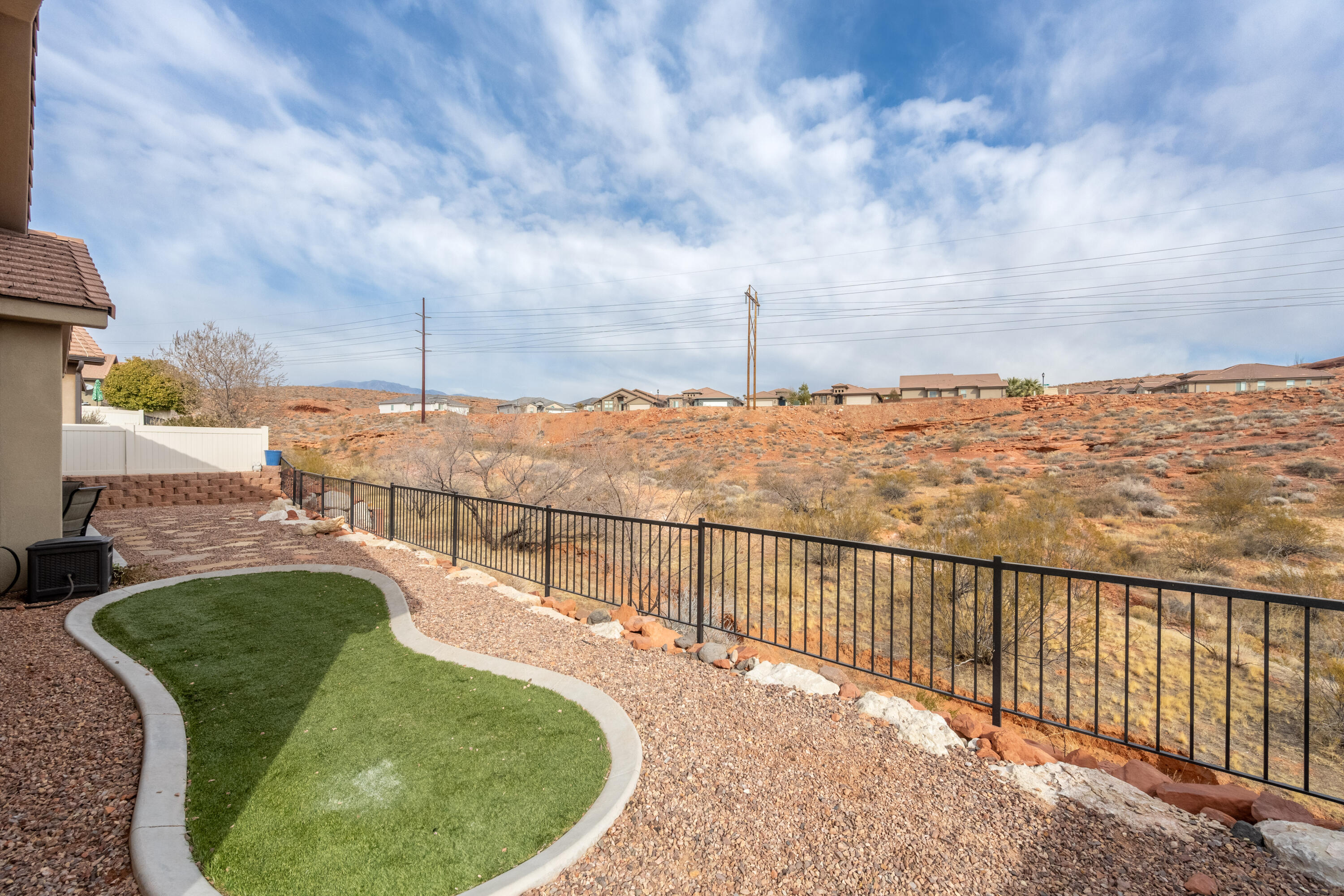 RED CLIFFS PARK - Residential