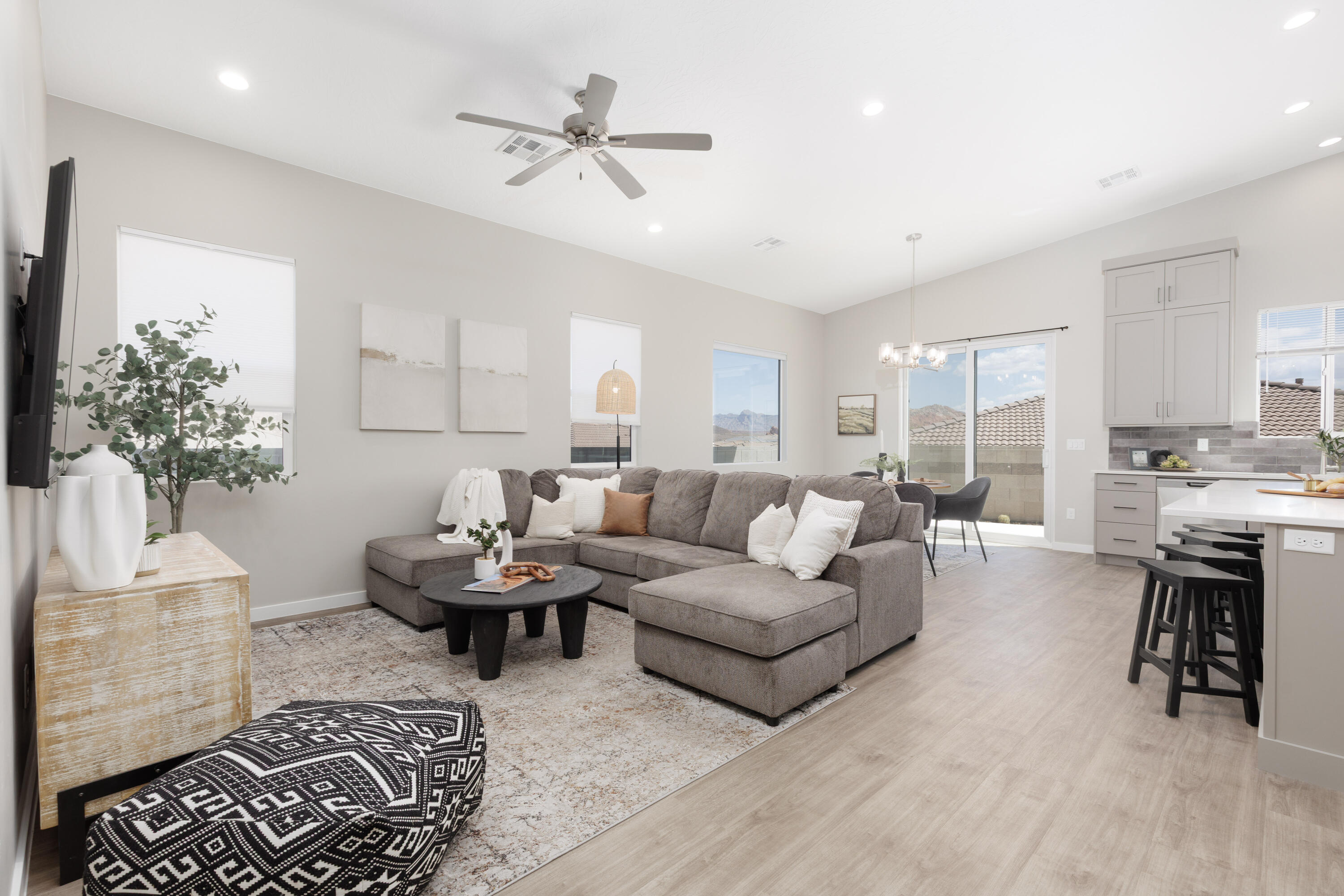PEREGRINE POINTE WEST - Residential