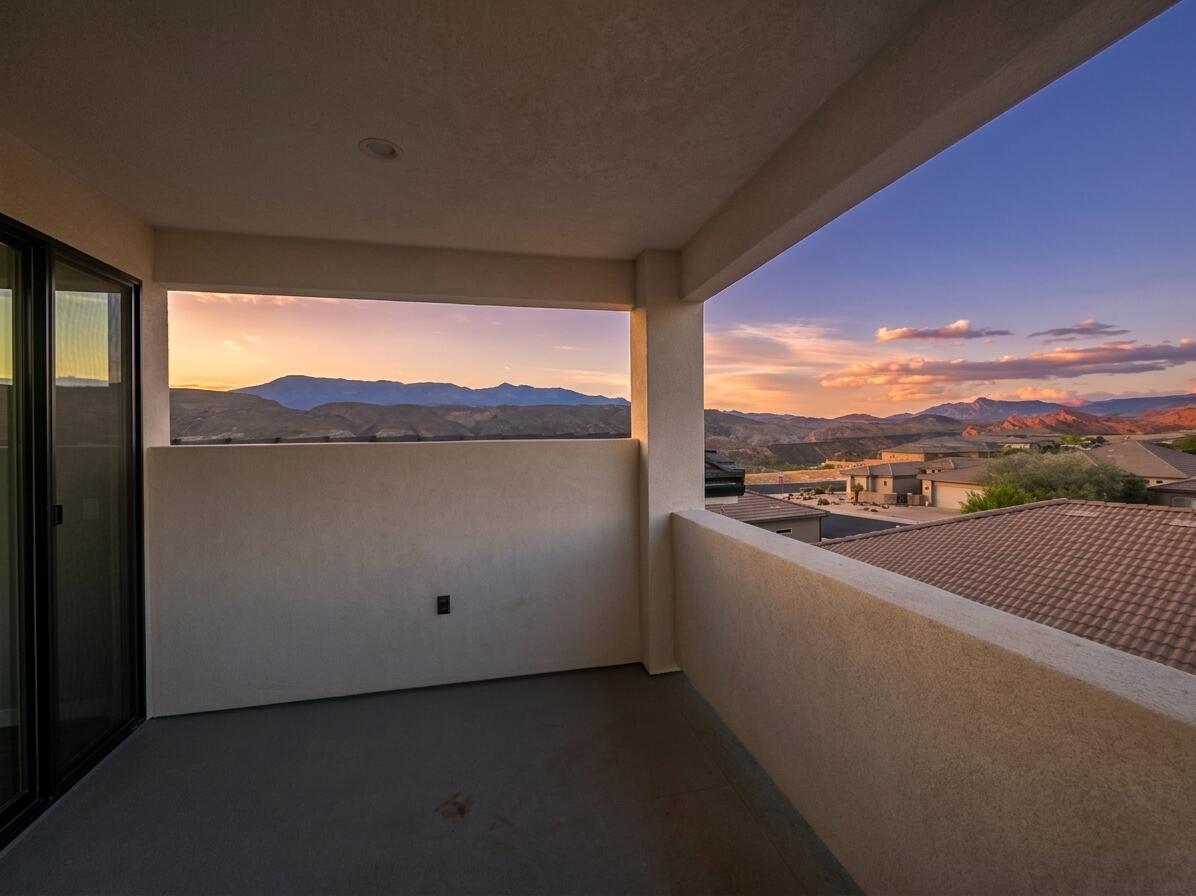 PEREGRINE POINTE WEST - Residential