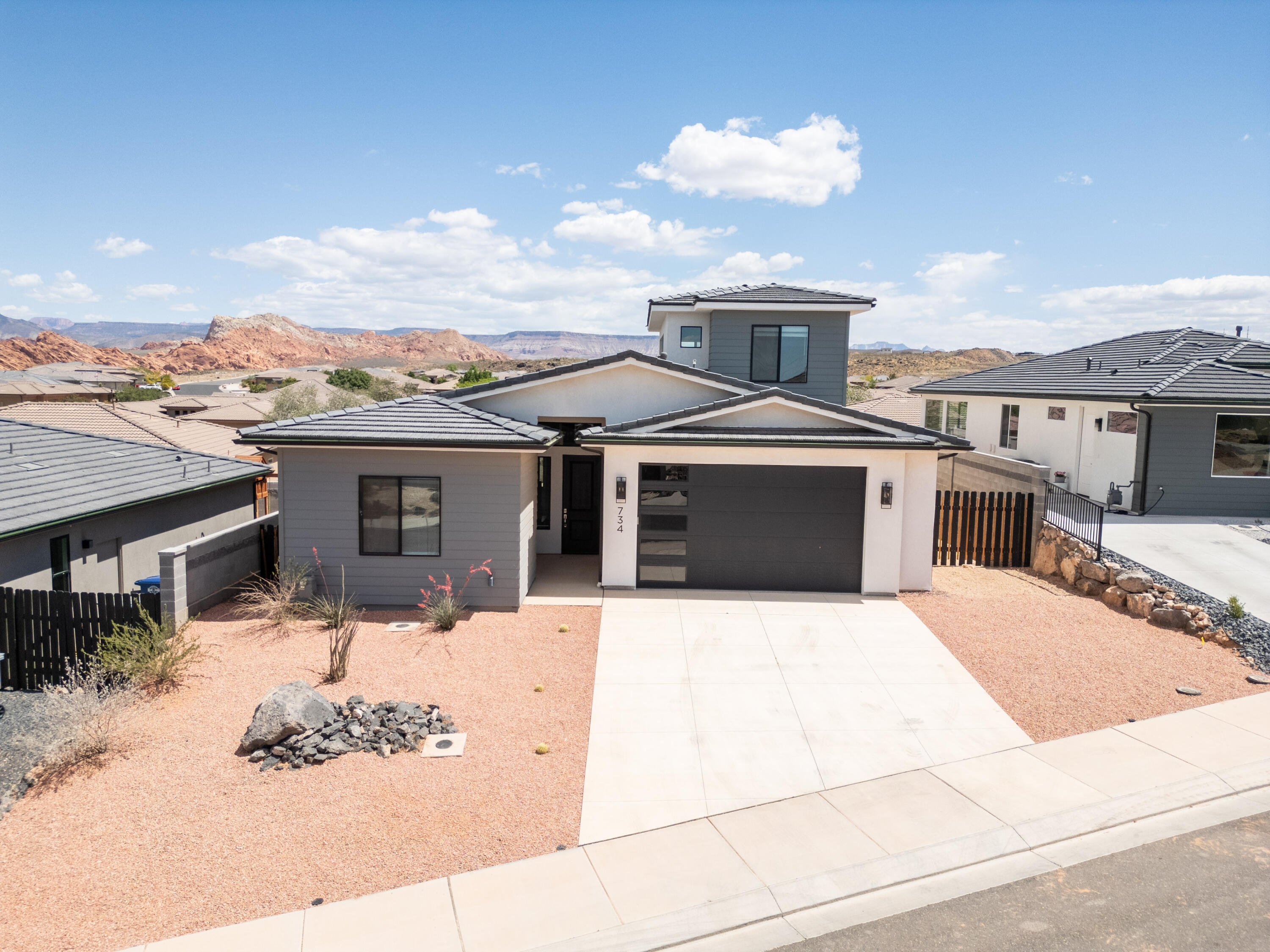 PEREGRINE POINTE WEST - Residential