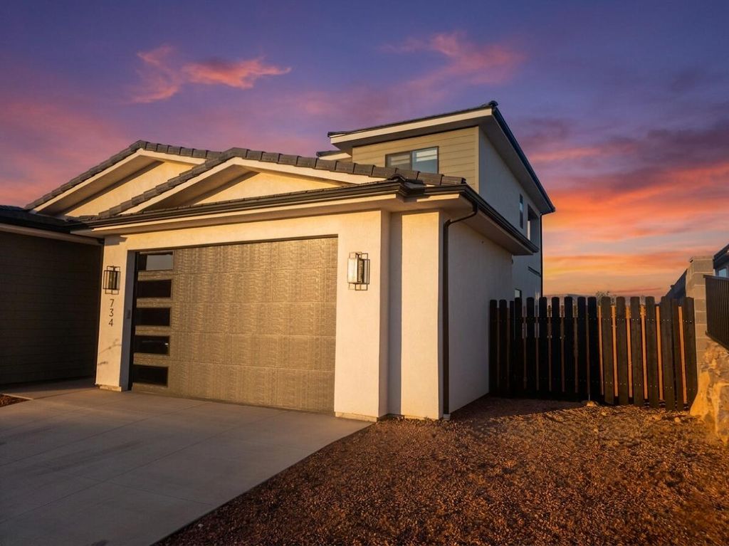 Photo of 734 N 3025 W, Hurricane, UT 84737 (MLS # 26-271812)