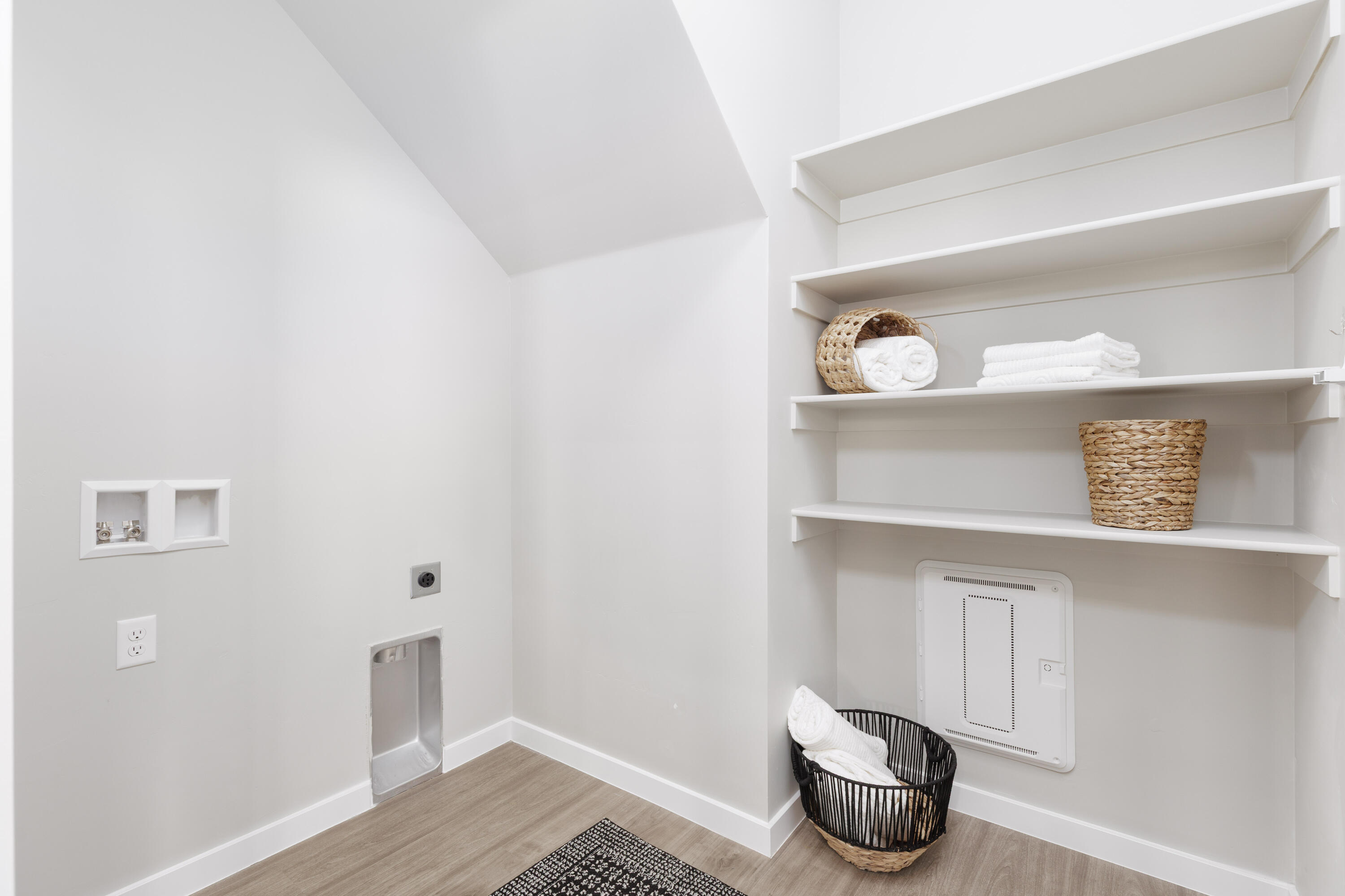 PEREGRINE POINTE WEST - Residential