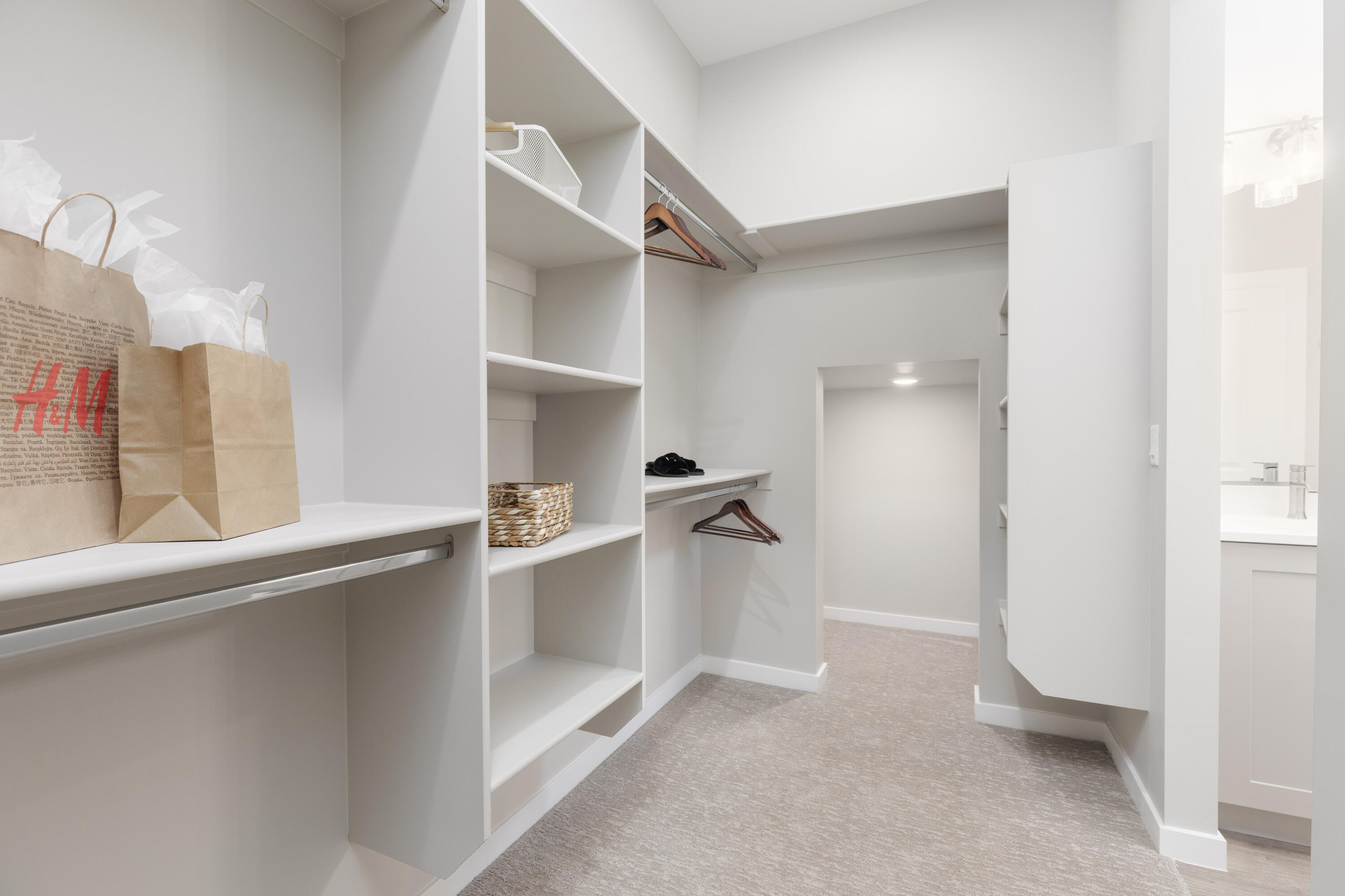 PEREGRINE POINTE WEST - Residential
