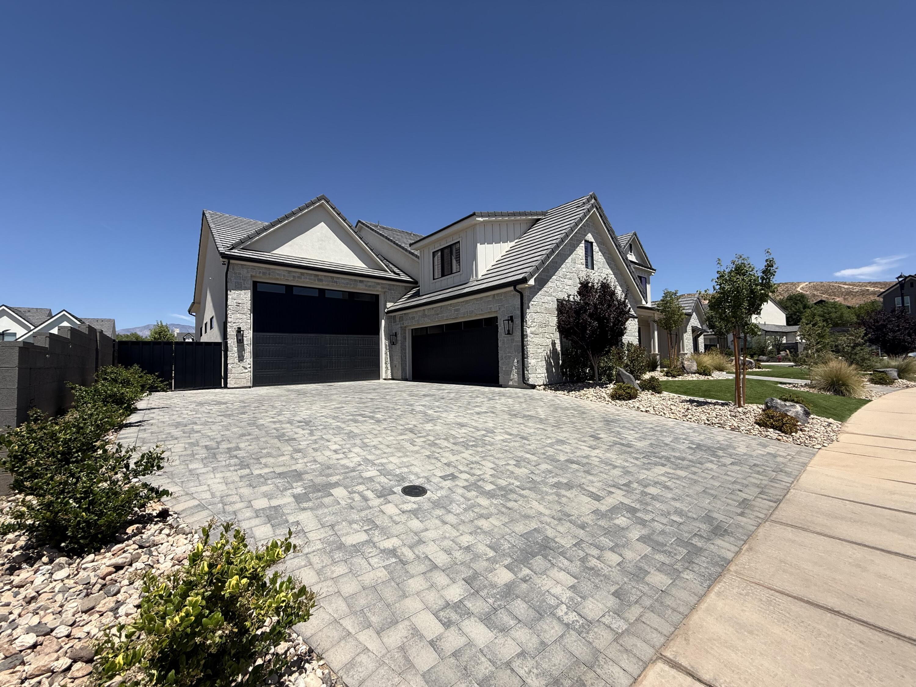 QUEENSRIDGE - Residential