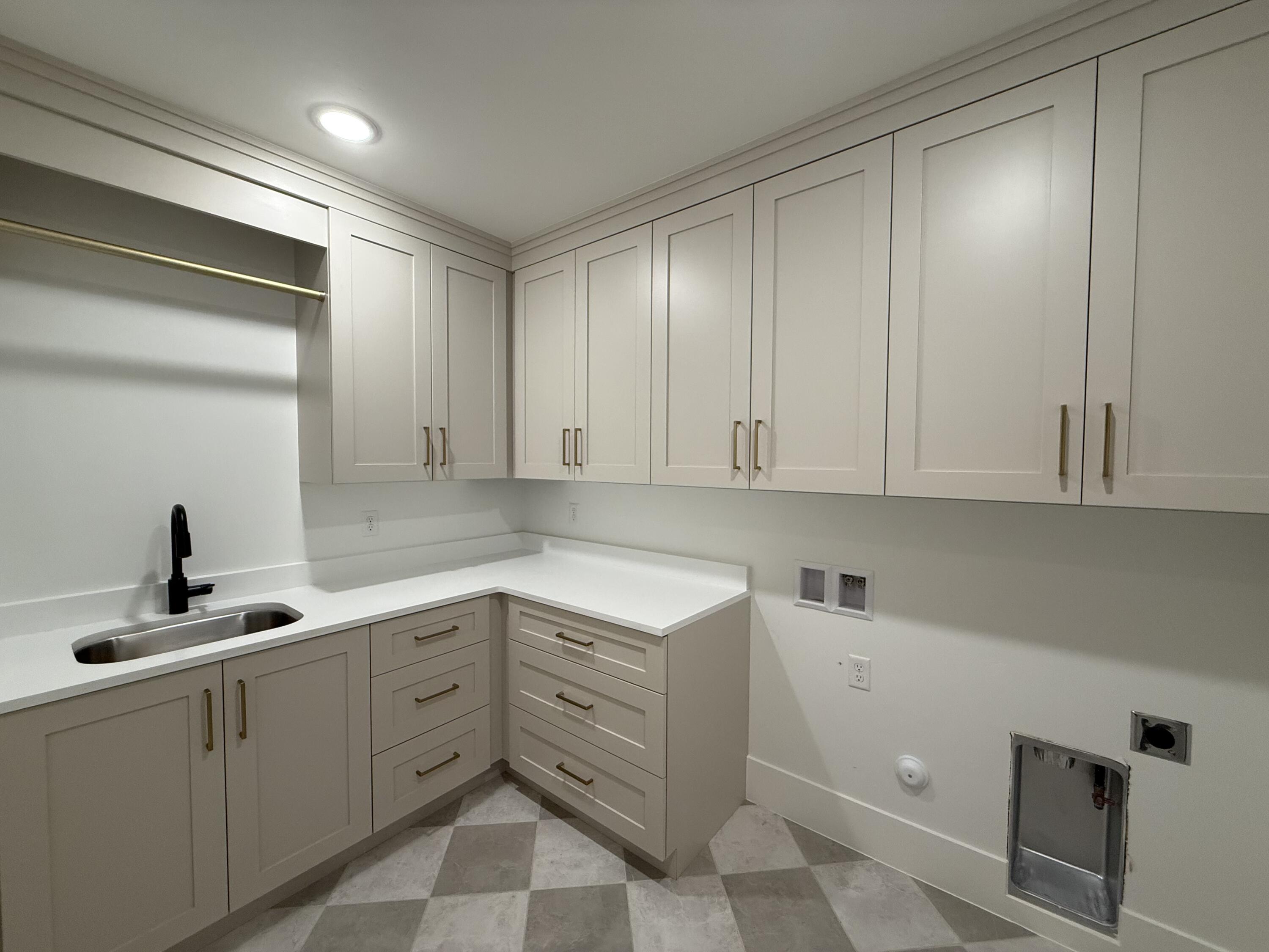QUEENSRIDGE - Residential