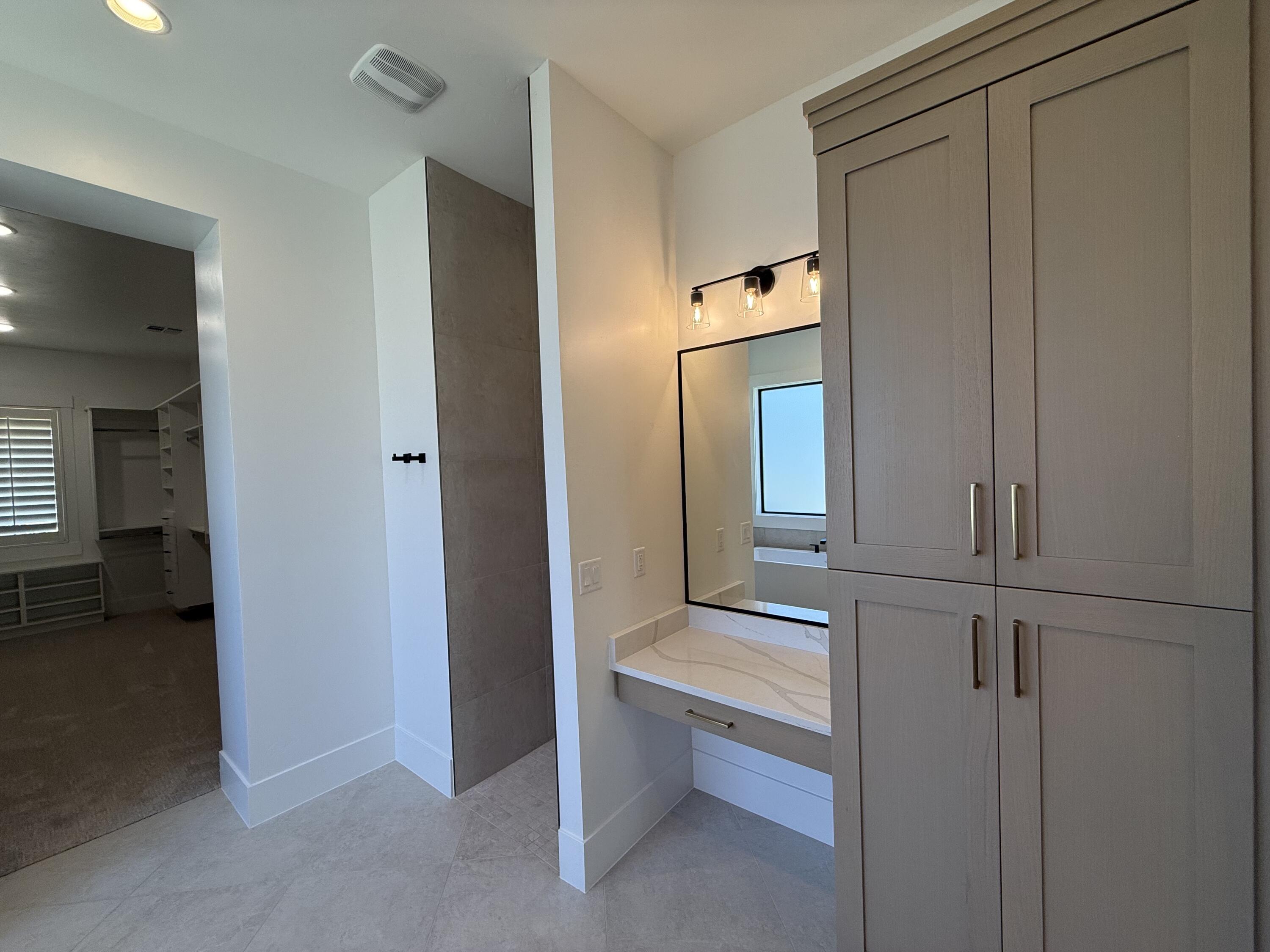 QUEENSRIDGE - Residential