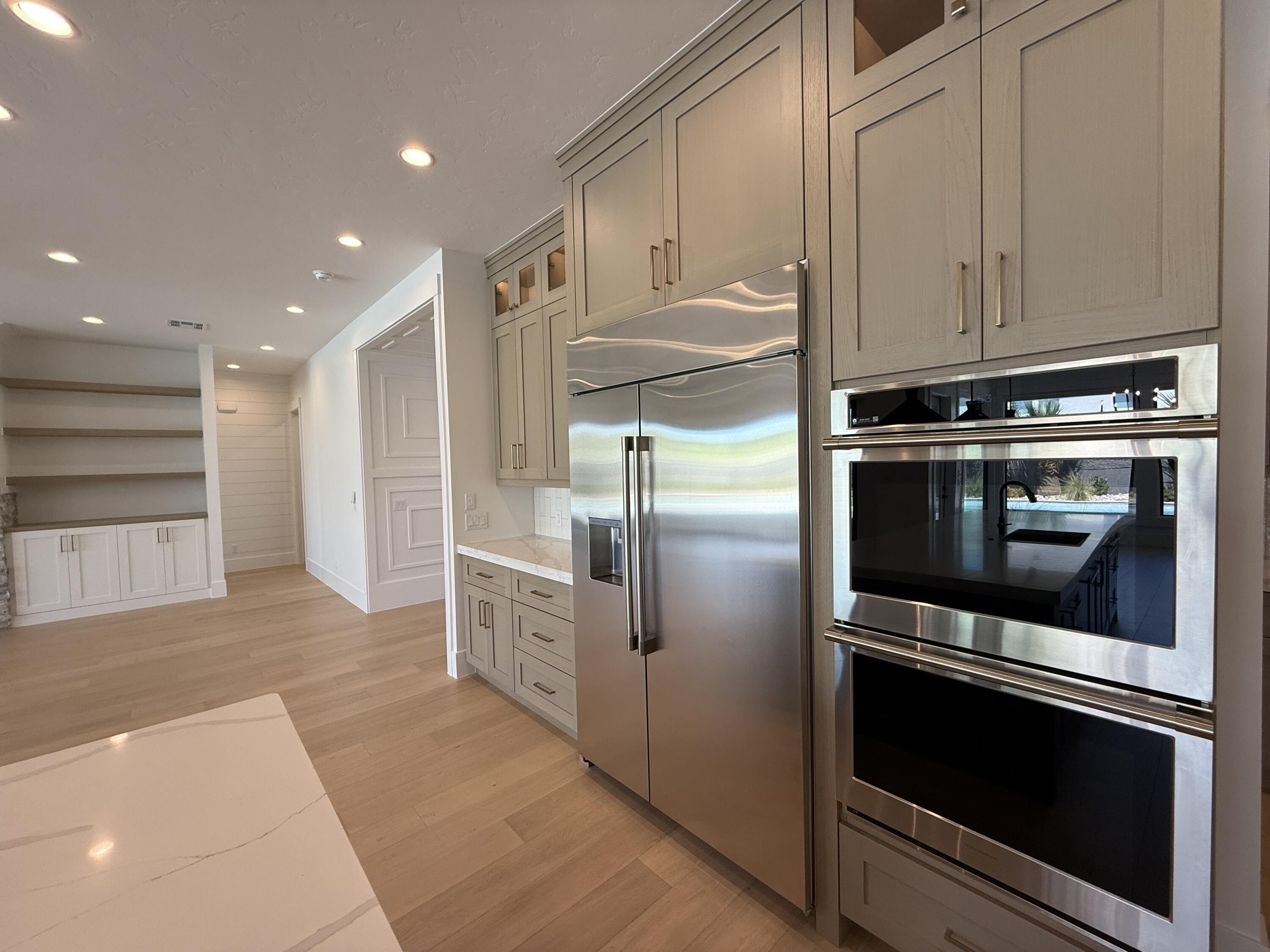 QUEENSRIDGE - Residential